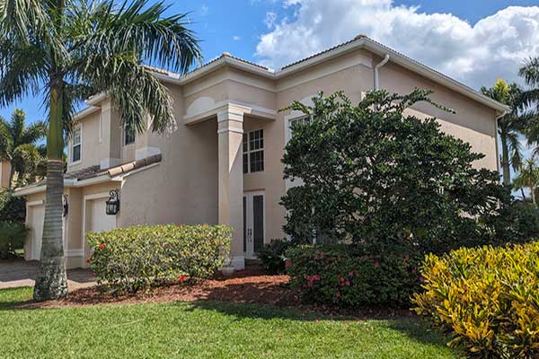 Images of building pressure wash in Indian River County