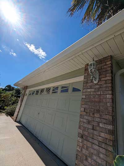 Images of building pressure cleaning in Indian River County