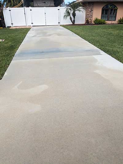 Images of roof pressure cleaning in Indian River County