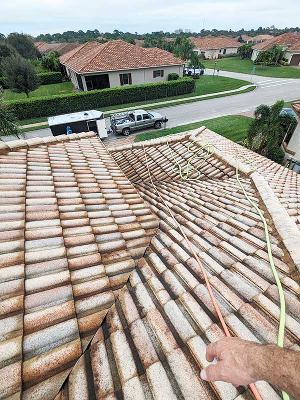 Images of roof pressure cleaning in Indian River County