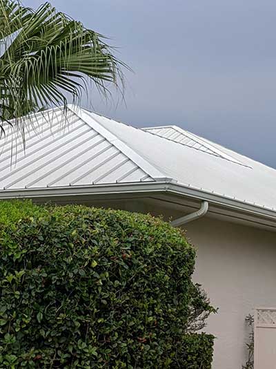 Images of roof pressure cleaning in Indian River County